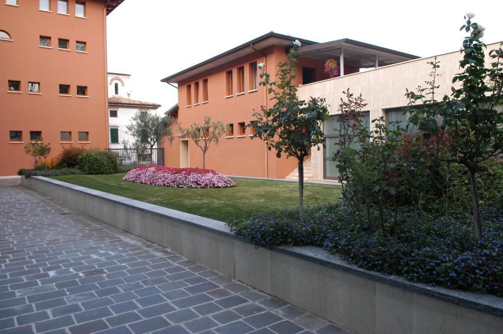 Pilgrim'S Hotel Cicognolo Екстер'єр фото
