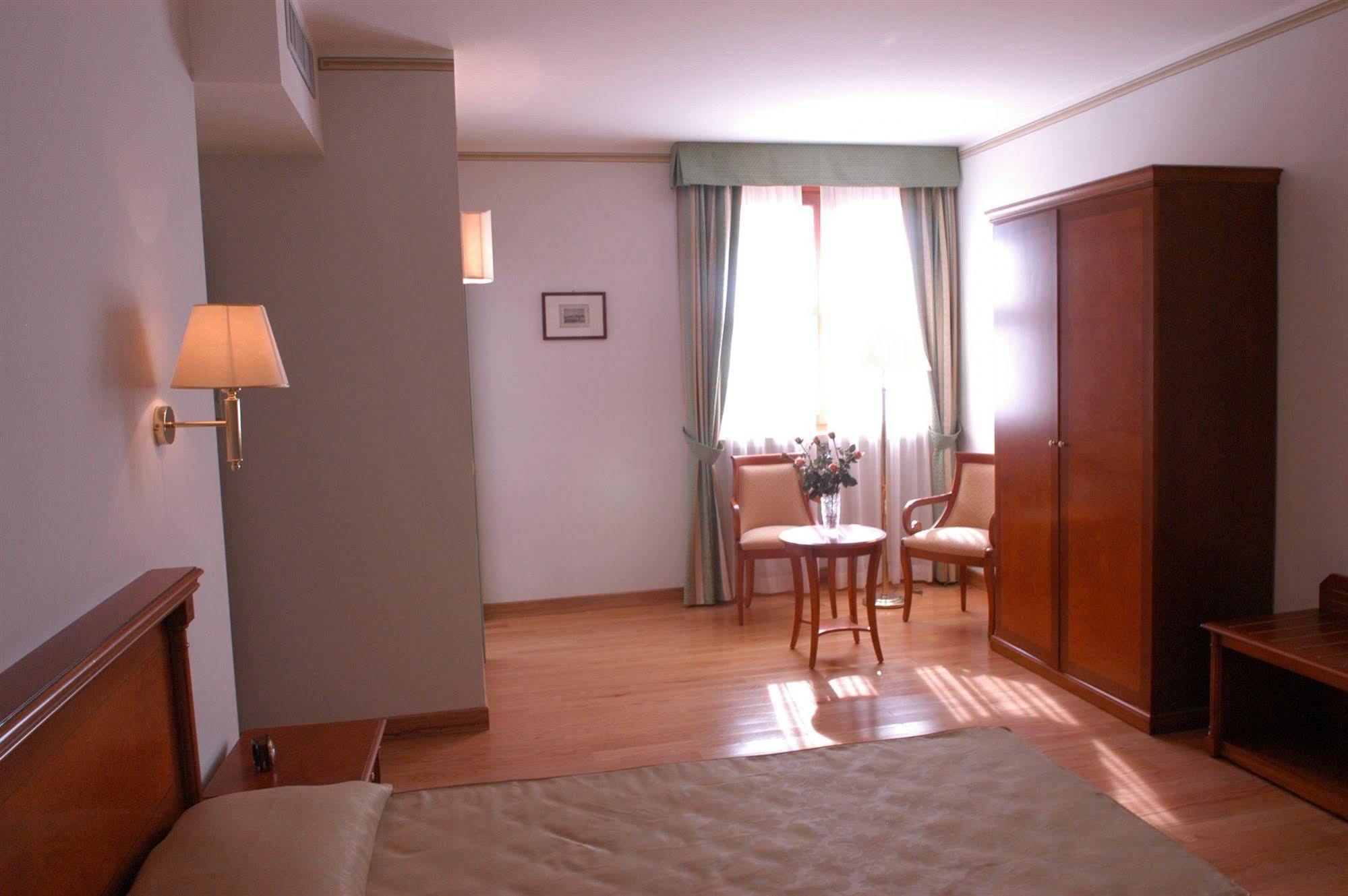 Pilgrim'S Hotel Cicognolo Екстер'єр фото